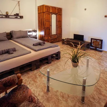 Halls Appartement *